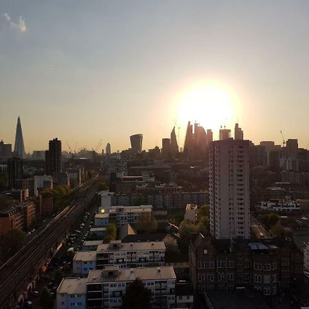Modern 1 Bedroom Apartment In E1 With Great Views Londra Esterno foto