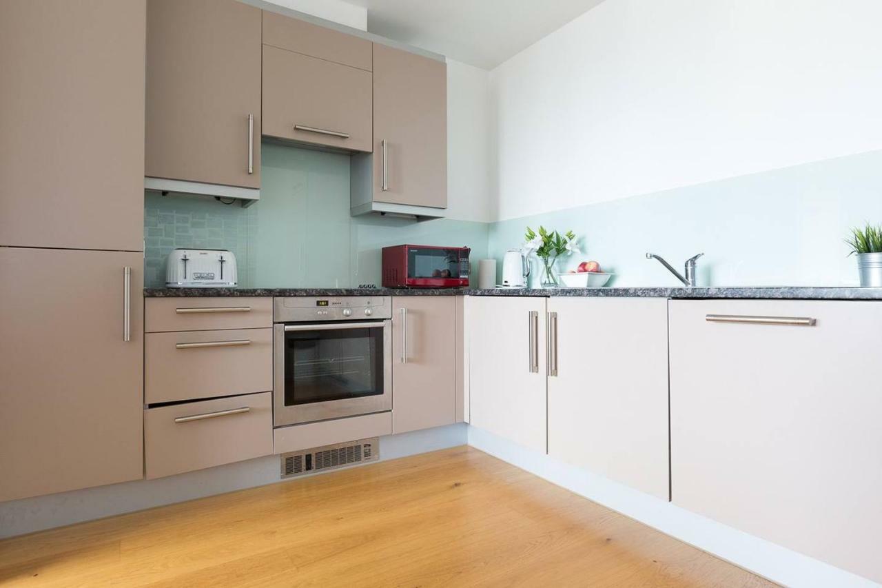 Modern 1 Bedroom Apartment In E1 With Great Views Londra Esterno foto