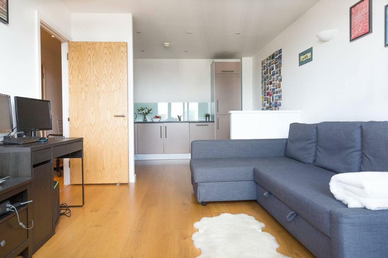 Modern 1 Bedroom Apartment In E1 With Great Views Londra Esterno foto